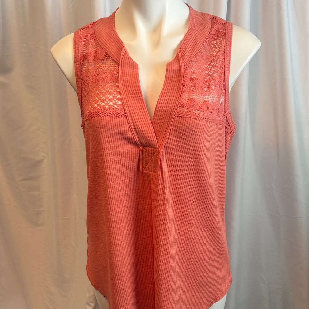 Buckle Coral Lace Detail Sleeveless Blouse